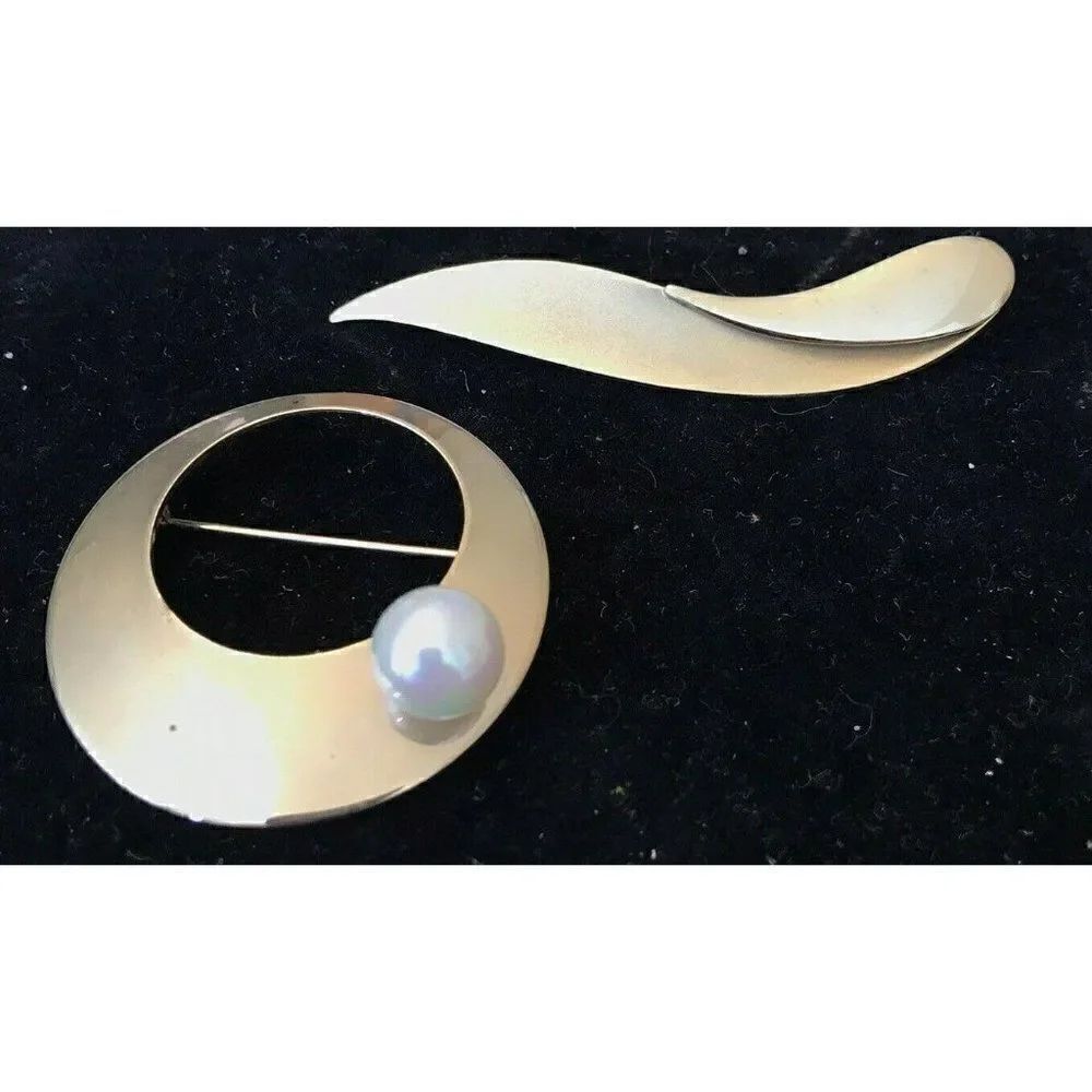 SARAH COVENTRY Gold Tone Brooch Round With Pearl And Long Lot of 2 Vtg Gifts